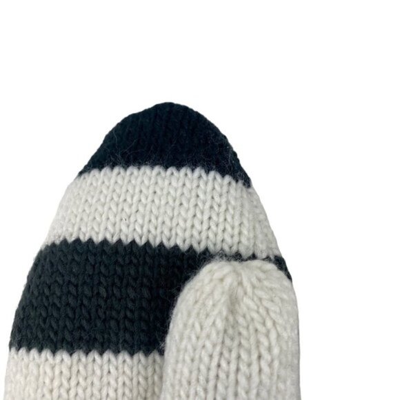 Hudson's Bay HBC Stripes Sterling Silver Striped Fleece Lined Knit Mittens S/M - Picture 3 of 7